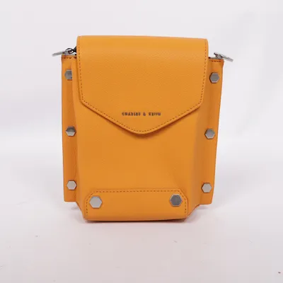 Mobilväska (Gul) från Charles & Keith