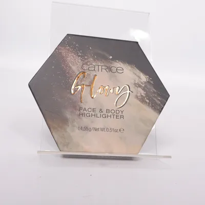 Highlighter (GLOWY FACE & BODY HIGHLIGHTER) från Catrice