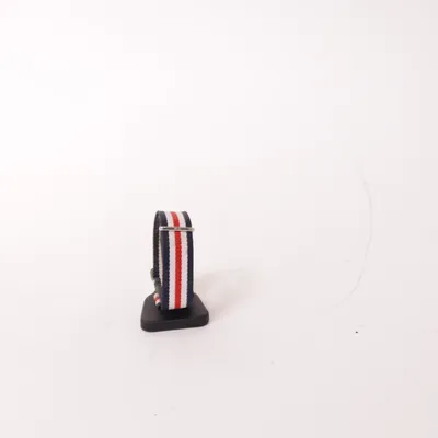 Klockarmband (Blå, Röd, Vit) från Daniel Wellington