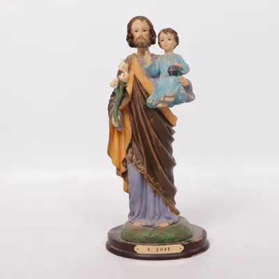 Figurine (Multicolored)