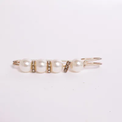 Brooch (Gold, White) Unknown metal