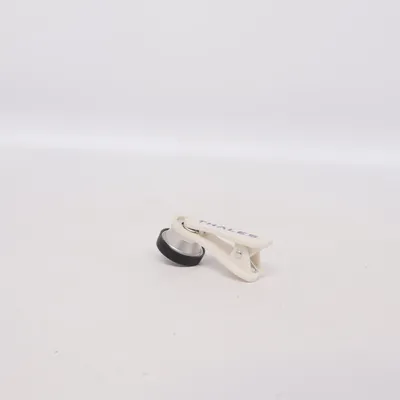 Pince à nappe (Noir, Blanc) de Tales