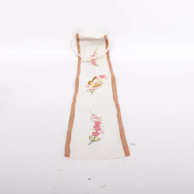 Embroidered wall hanging (White, Brown, Pink)
