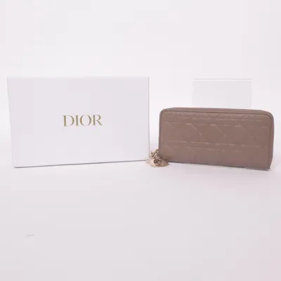 Portefeuille (Lady Dior Voyageur) de Christian Dior Cuir