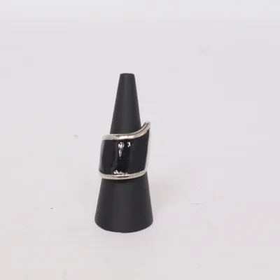 Ring (Svart, Silverfärgad) Okänd metall