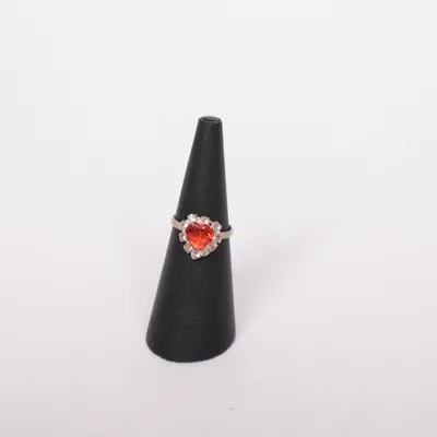 Ring (Rood) Onbekend materiaal