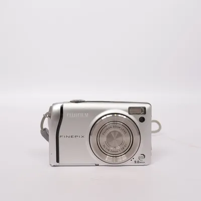 Digital kompaktkamera (FinePix F47fd) från Fujifilm