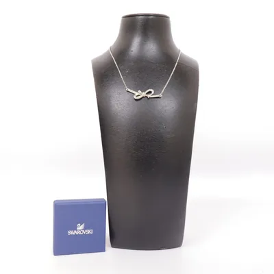Halsband (Silverfärgad) från Swarovski Okänd metall
