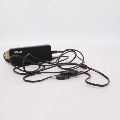 Battery charger from Trust