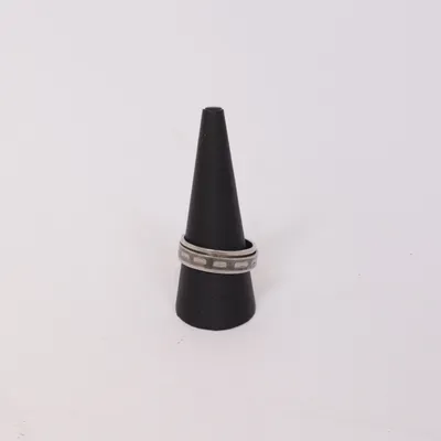 Ring (Silverfärgad) Okänd metall