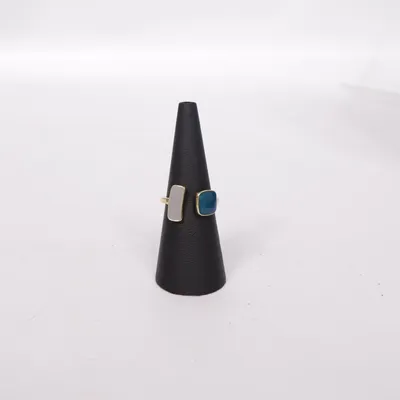 Ring (Gold, Blue) Unknown metal