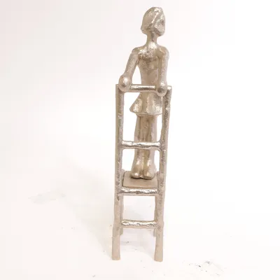 Skulptur (Silverfärgad)