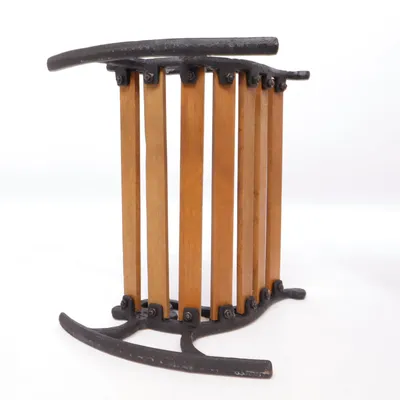 Figurin (Brun, Svart)