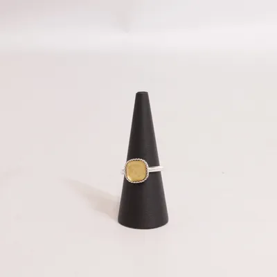 Ring (Beige, Silverfärgad) Okänd metall