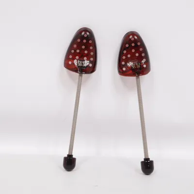 Embauchoirs (Rouge, Noir) de Bama