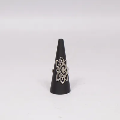 Ring (Silverfärgad) Okänd metall