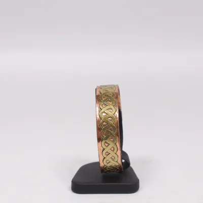 Armring (Brun, Flerfärgad) Okänd metall
