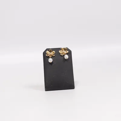 Earrings (Gold, White) Unknown metal