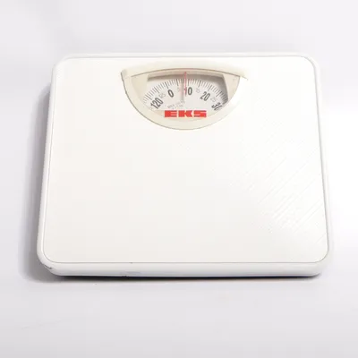 Weight scale (White, Black, Red) from EKS