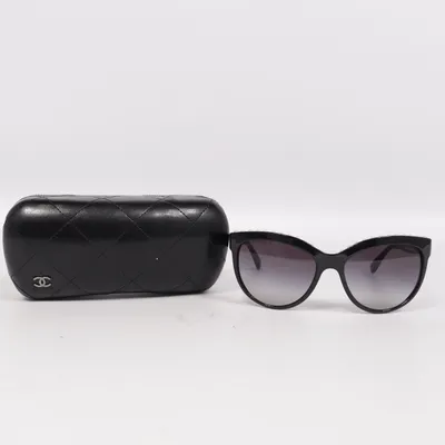 Solglasögon (6040-H) från Chanel