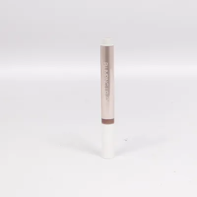 Lip gloss (Maracuja Juicy Plumping Lip Oil) from Tarte
