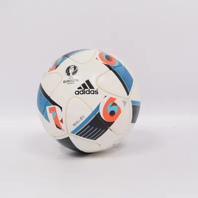 Fotboll (Vit, Blå, Röd) från Adidas
