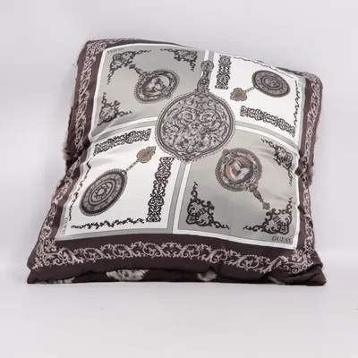 Coussin décoratif (Marron, Blanc, Gris) de Guess