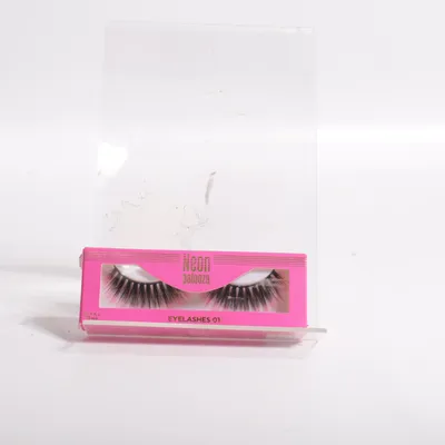 False lashes (Black, Pink, Multicolored) from Rival de Loop