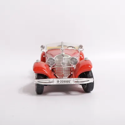 Modellbil (Mercedes-Benz 500 K Roadster) från Burago