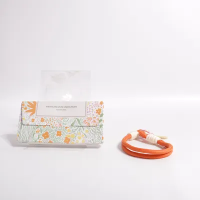 Phone accessory (Le Printemps Au Bout Du Fil) from My Little Box