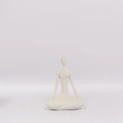 Figurine (Gray)