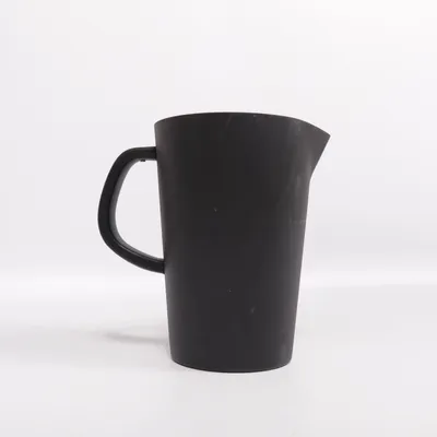Kanna (Svart, Röd) från Normann Copenhagen