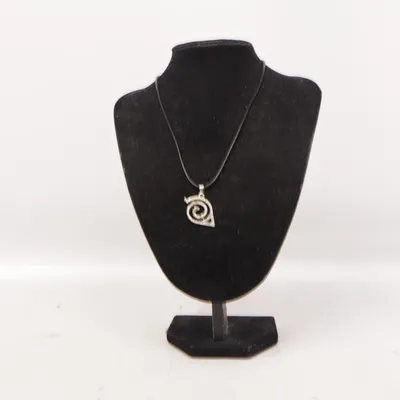 Halsband (Svart, Silverfärgad) från Naruto Okänd metall
