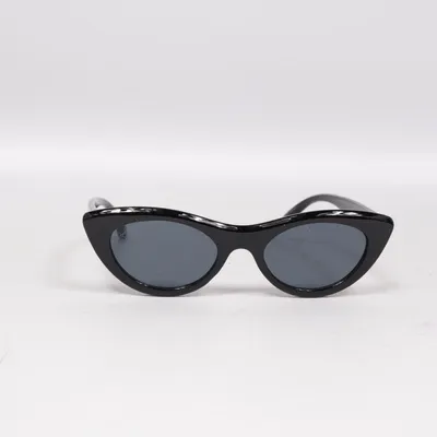 Sunglasses (Black) from Jeepers Peepers