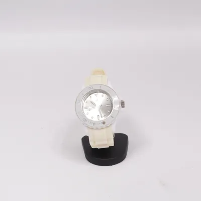 Wristwatch (AN273659) from Q&Q