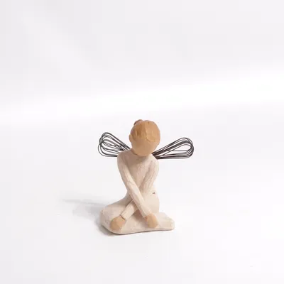 Figurine en porcelaine (Beige) de Willow Tree