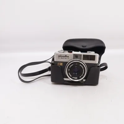 Appareil photo compact analogique (Hi-Matic F) de Minolta