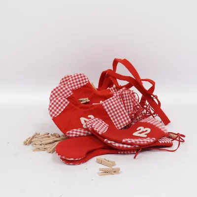 Advent calendar (Red, White)