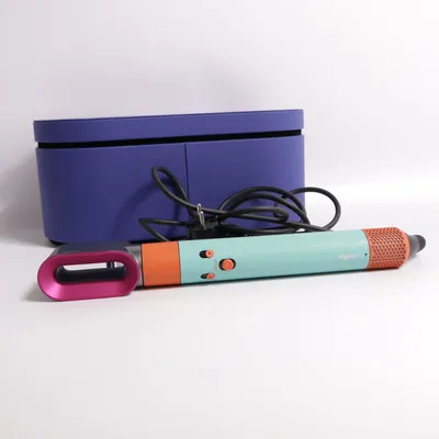 Hot air brush (Airwrap i.d. Straight + Wavy) from Dyson