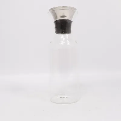 Carafe (Transparent, Argent, Noir) de Eva Solo