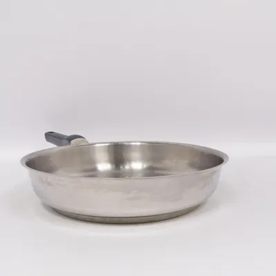 Stekpanna (Silverfärgad, Svart) från Fissler