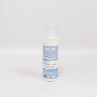 Facial cleanser (Zarter Reinigungsschaum) from Weleda