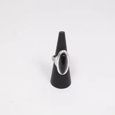Ring (Svart, Silverfärgad) från Germany Okänd metall