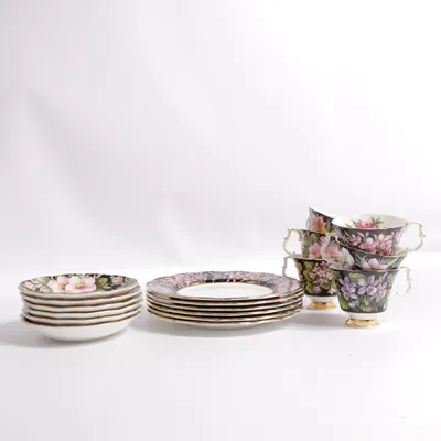 Service (Provincial Flowers Prairie Lily) fra Royal Albert