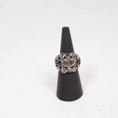 Ring (Silverfärgad, Svart) från Dyrberg/Kern Okänd metall
