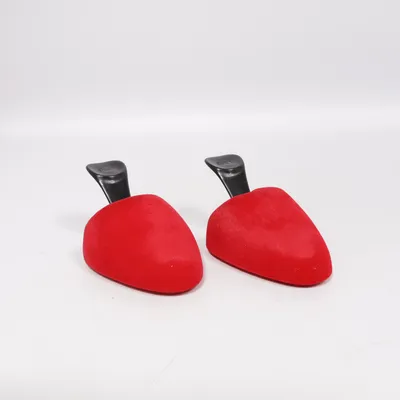 Shoe tree (Red, Black) from TCM