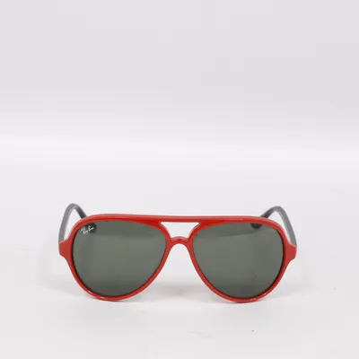 Solglasögon (RB4125) från Ray-Ban