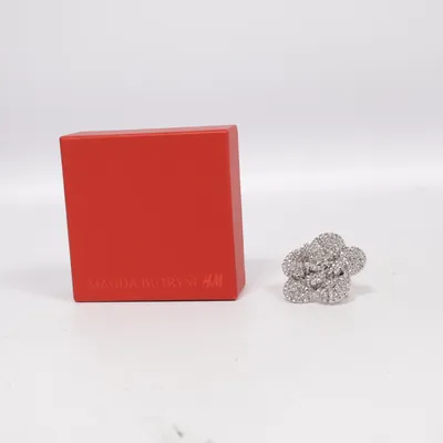 Broche (Sølv) fra Magda Butrym x H&M Ukendt metal