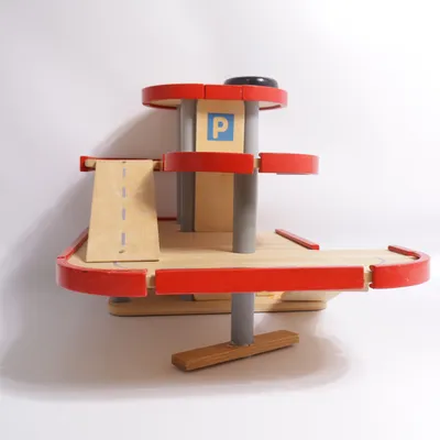 Circuit de voiture (Marron, Rouge, Noir) de PlanToys
