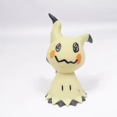 Legetøjsfigur (Mimikyu) fra Pokémon